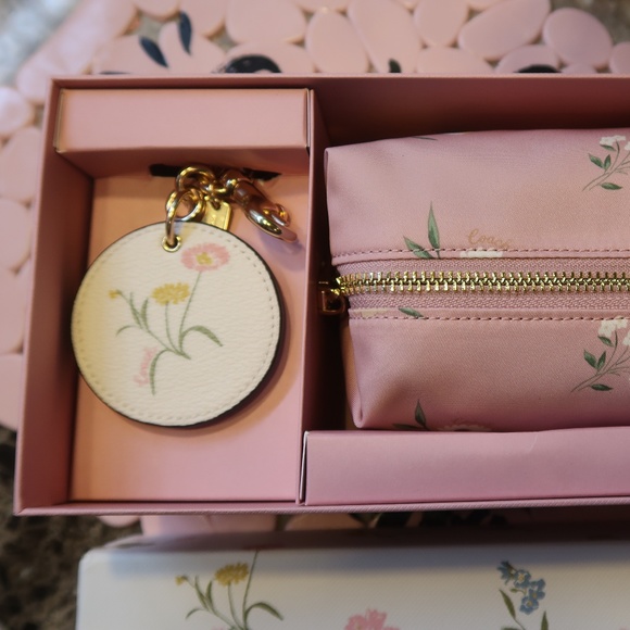 Coach F73078 TS Cosmetic pouch floral carnation - Picture 6 of 8